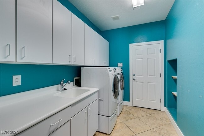Building Photo - 148 Voltaire Ave