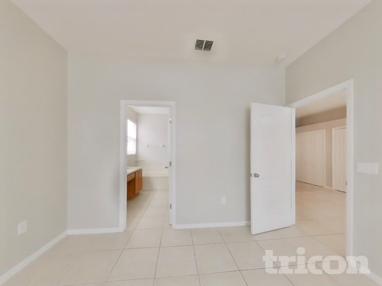 Building Photo - 3851 Andover Cay Blvd