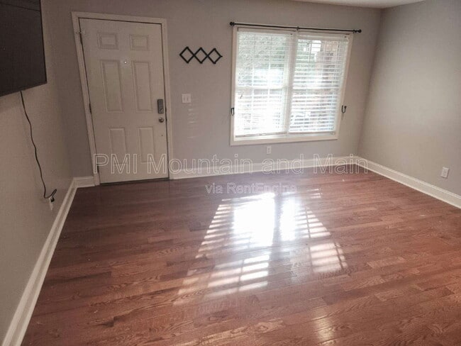 Building Photo - 52 Kirby Rd