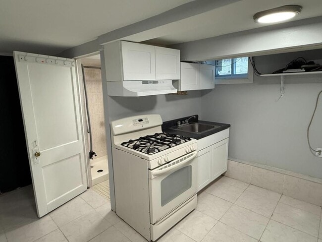 Building Photo - 160 Amackassin Terrace