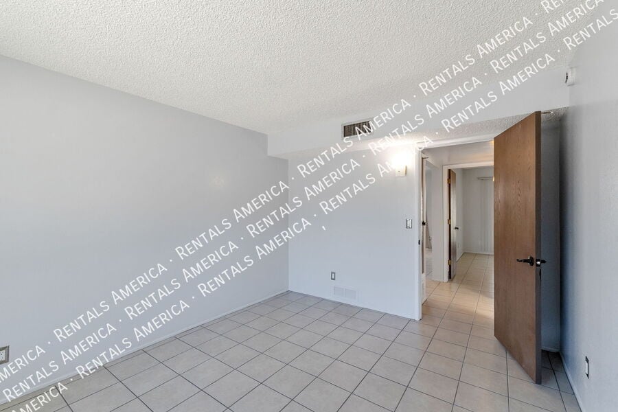 Building Photo - 654 N Richey Blvd
