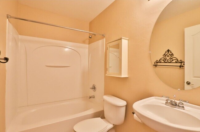 Building Photo - 744 N Laguna Dr