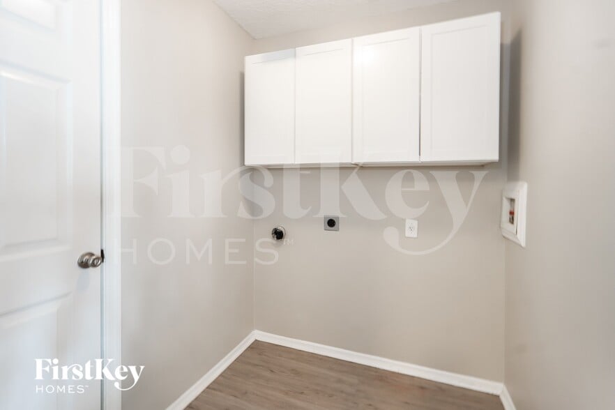 Building Photo - 11780 Shirburn Cir