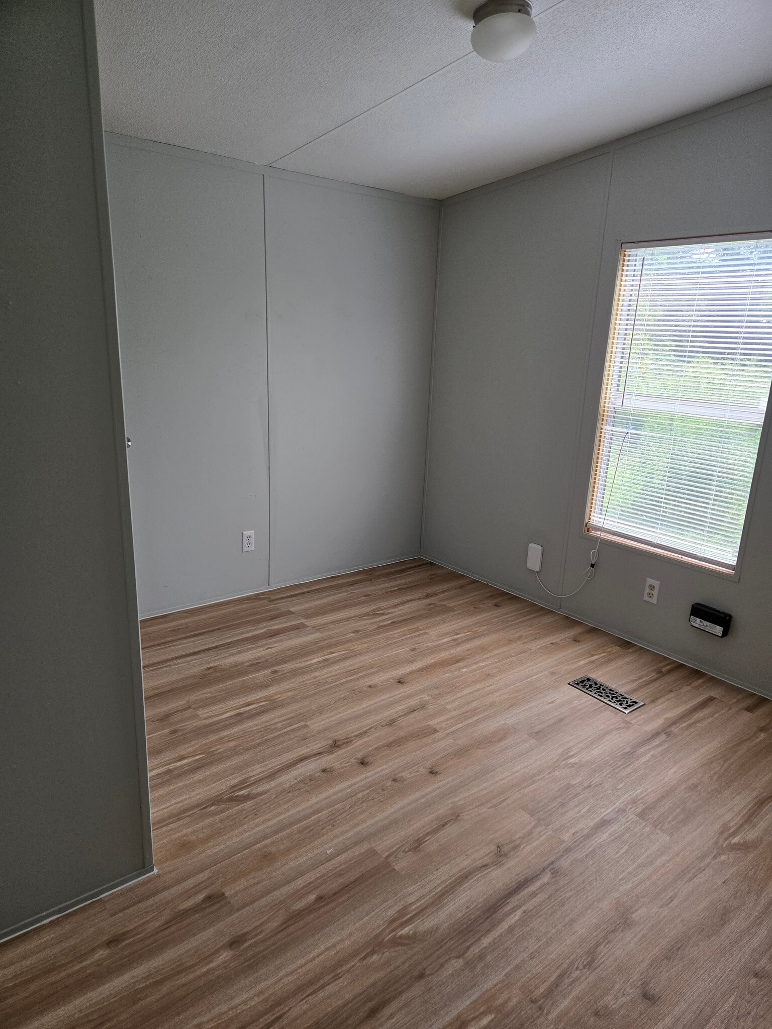 Building Photo - 22091 Bowden Dr