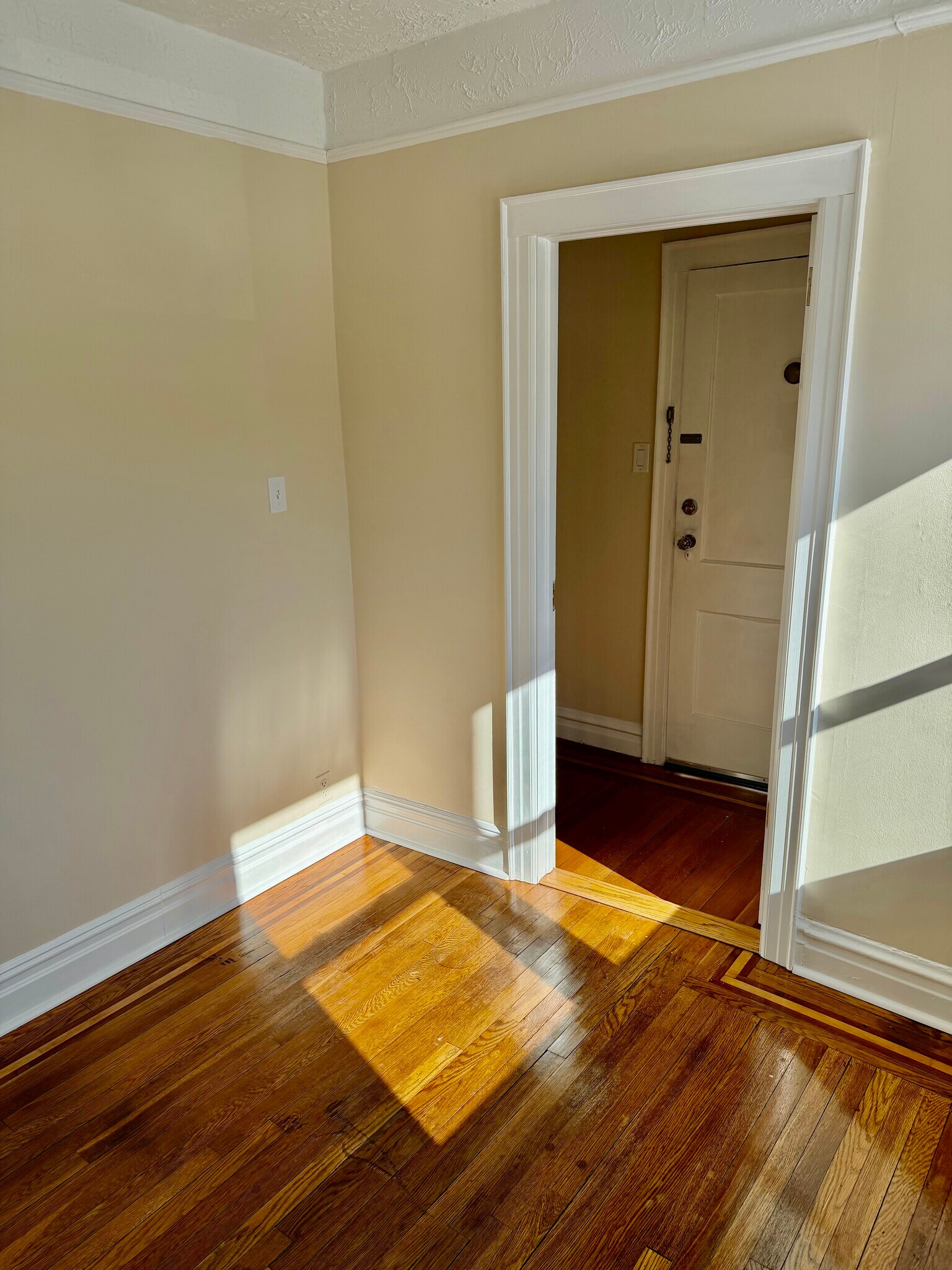 Building Photo - 66 Grant Ave