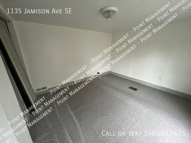 Building Photo - 1135 Jamison Ave SE