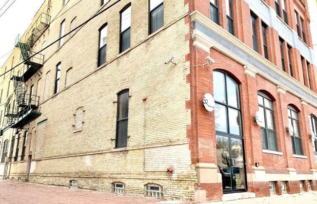 Building Photo - 1017 S 2nd St