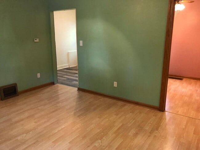 Building Photo - 811 Plumer St