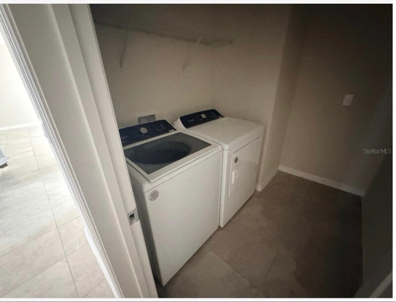 Building Photo - 3845 Blue Vale Dr