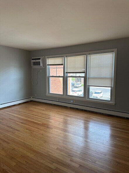 Building Photo - 622 N Lincoln Ave