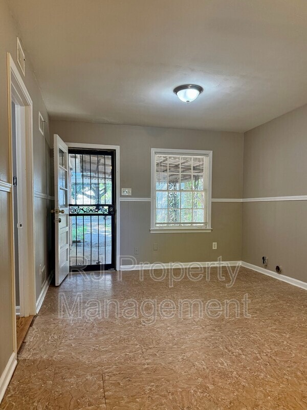 Building Photo - 3698 Philsdale Ave