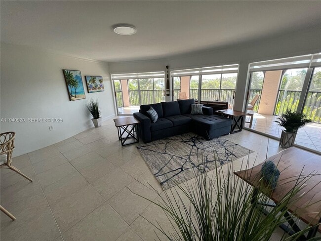 Building Photo - 1998 Overseas Hwy