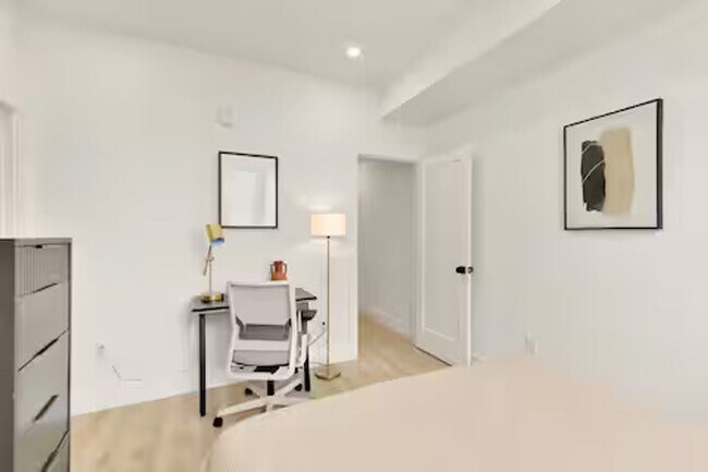 Building Photo - 1630 K St NE