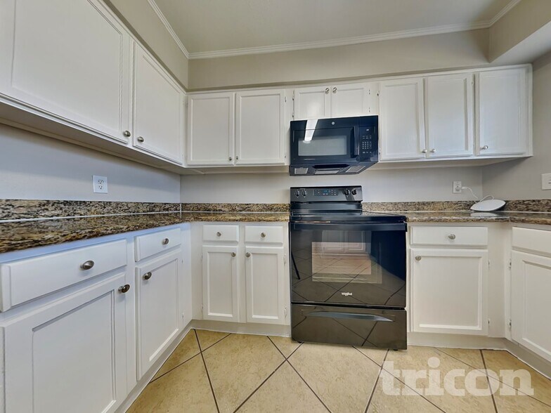 Building Photo - 19030 Jodywood Dr