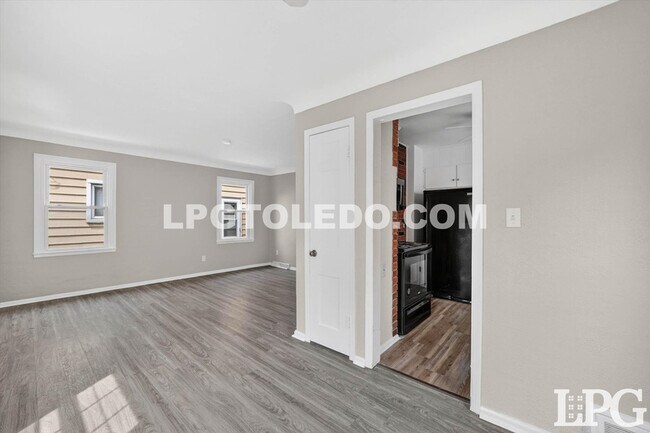 Building Photo - 4406 Asbury Dr