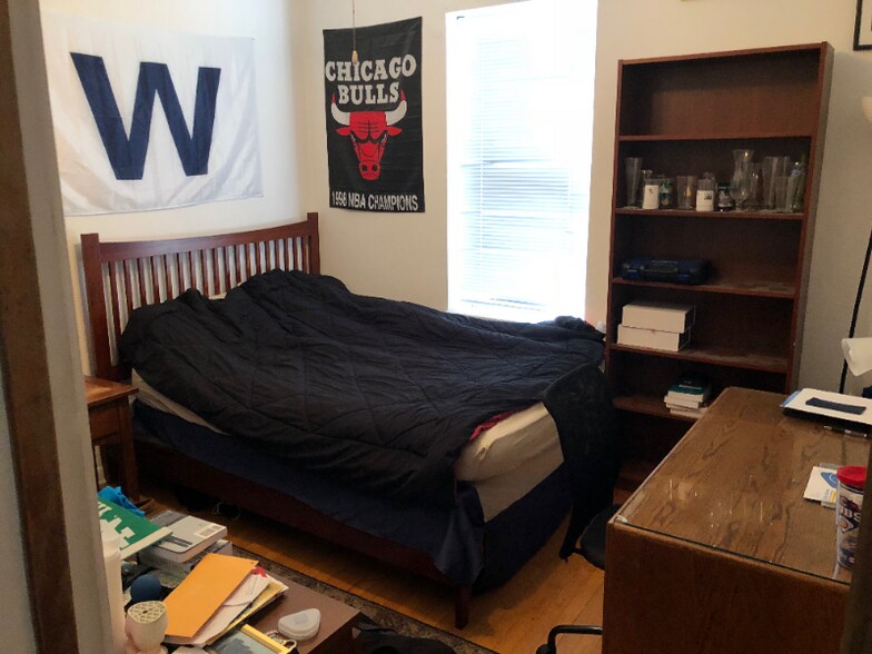 Building Photo - 1210 W Nelson St