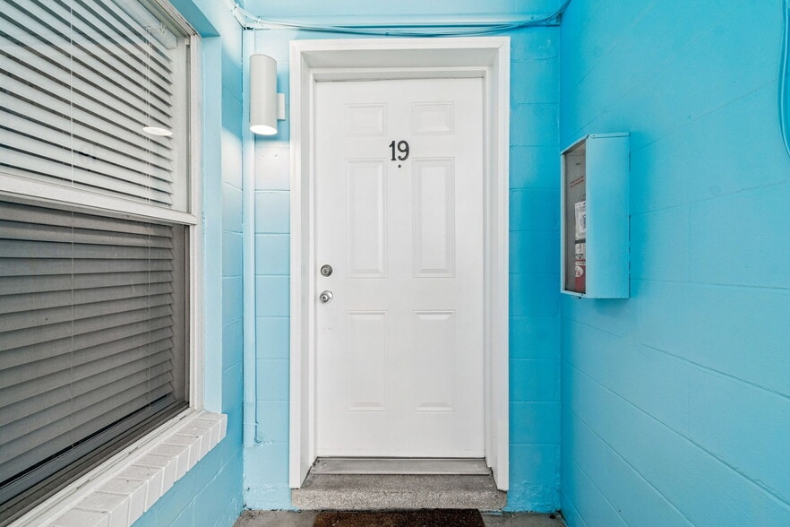 Building Photo - Courtyard Apartments