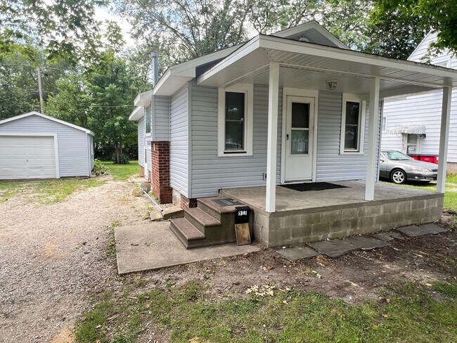 Building Photo - 511 N Garfield Ave