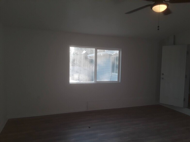 bedroom2 - 1503 E Avenue Q6