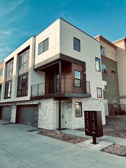 Building Photo - 532 E 500 S