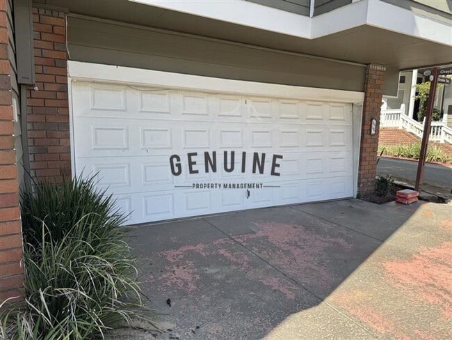 Building Photo - Coming Soon: Charming 2 Bed 2 Bath Condo i...