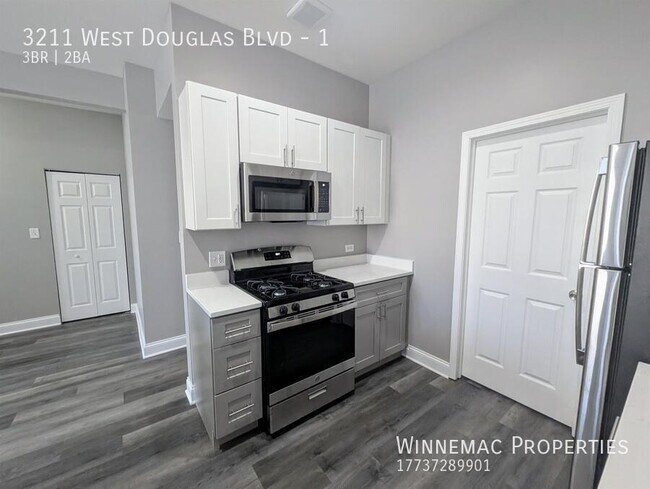 Building Photo - 3211 W Douglas Blvd