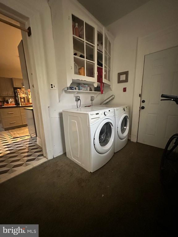 Building Photo - 111 E Gorgas Ln