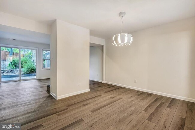 Building Photo - 13 Janwall Ct