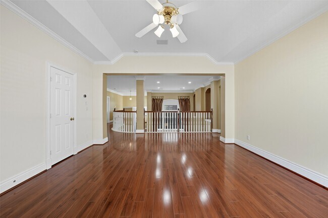 Building Photo - 5934 Stratford Gardens Dr