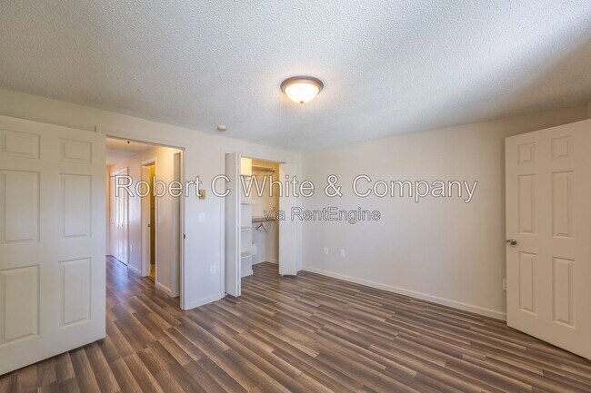 Building Photo - 45 Rising Trail Dr