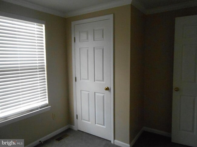 Building Photo - 131 Township Ct