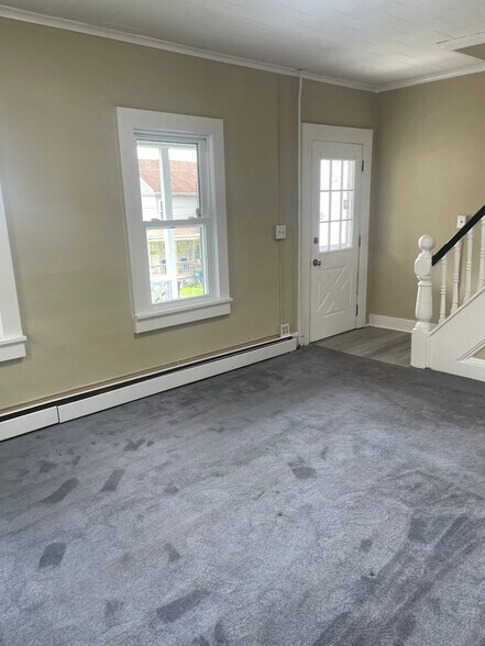 Building Photo - 207 Gorham Ave