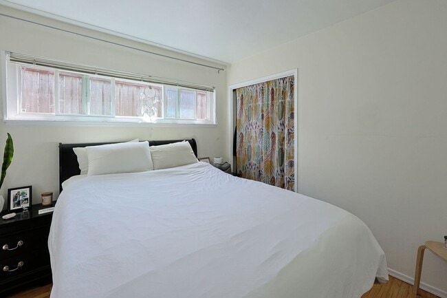 Building Photo - 3-Bed, 2-Bath Home on Large Lot in Prime San Diego Location