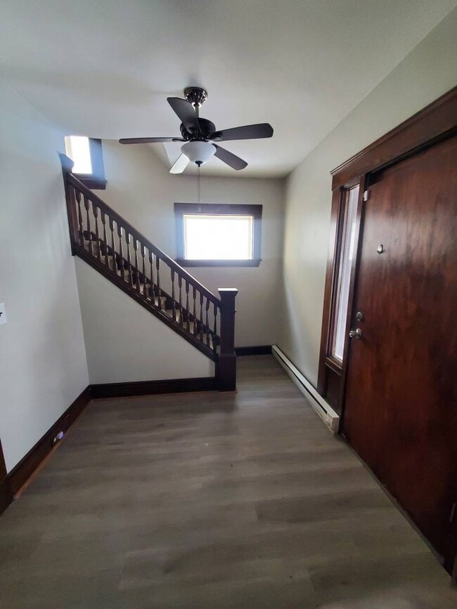 Building Photo - Charming 3-Bedroom Home Offering Comfort, Space & Modern Updates