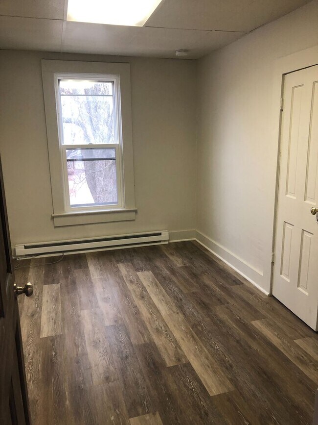 Building Photo - 112 S Franklin St