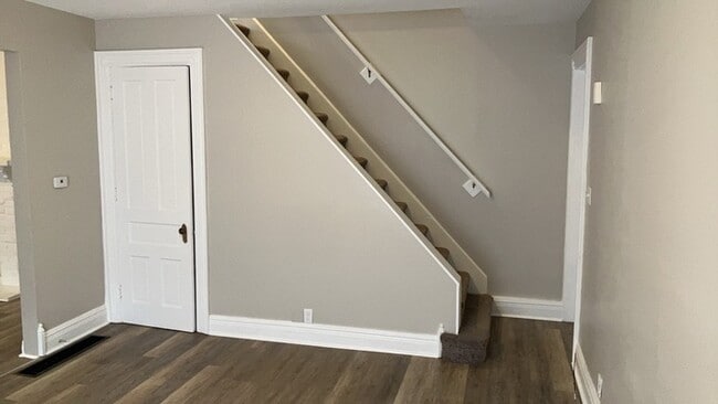 Building Photo - 1150 Creighton Ave