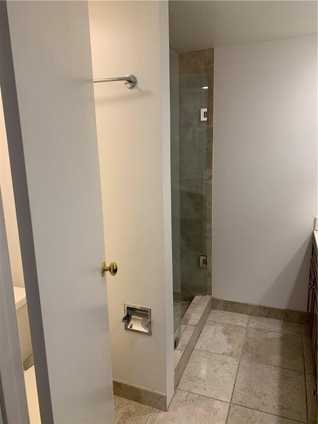 Building Photo - 2942 SW 22nd Cir