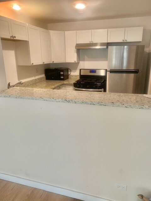 Building Photo - 5201 Carriage Way Dr