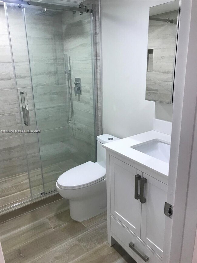 Building Photo - 358 Mansfield I