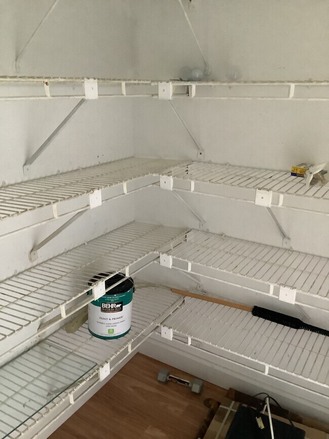 Building Photo - 1800 N Lauderdale Ave