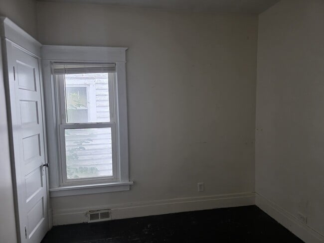 Building Photo - 159 80th St