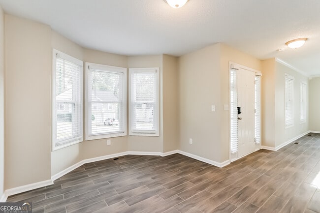 Building Photo - 3100 Rome Ct SW