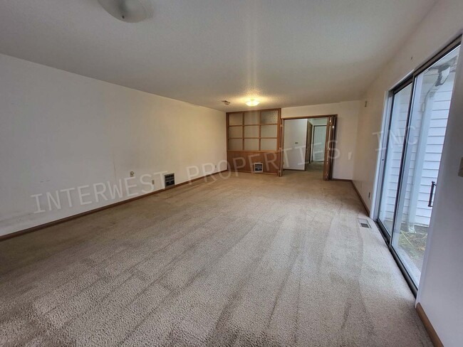 Building Photo - Classic Farmhouse on Murray w/Acreage, Mul...