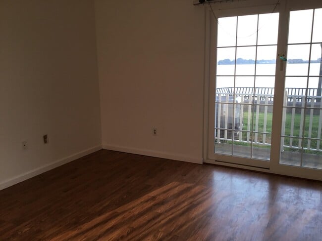 Building Photo - 109 Cottonwood St