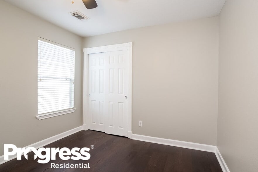 Building Photo - 7322 Fox Forest Tr