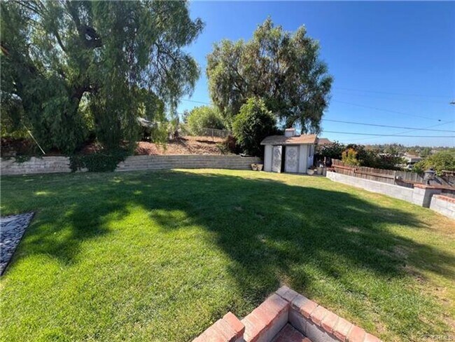 Building Photo - One-of-a-Kind Home with Stunning Views and...