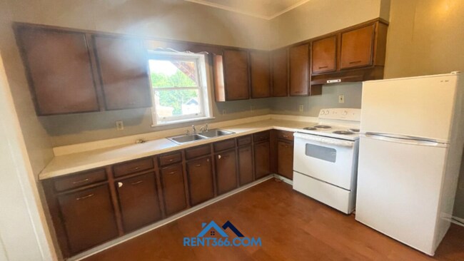 Building Photo - 101 N George St