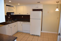 Building Photo - Efficient Townhome in Middletown- Most Uti...