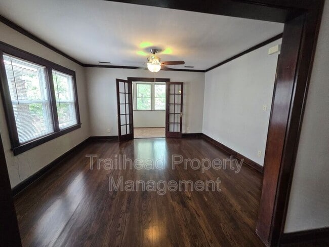 Building Photo - 1807 W 41st St