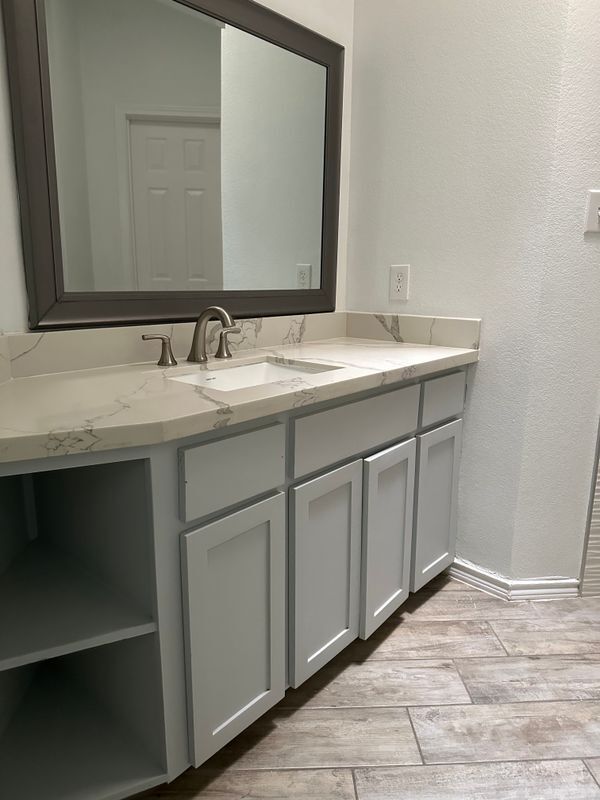 Building Photo - 905 Colorado Ct